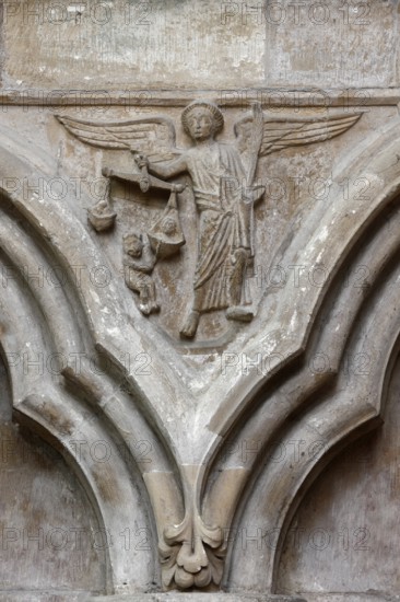 Angel with scales of sin in the south-east transept, St., Sankt, Saint