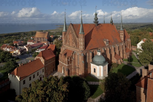 Seen from the south-west from the bell tower, on the left St. Nikolai town church, behind it
