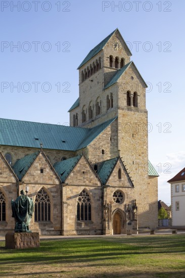 Hildesheim, Cathedral of the Assumption of the Virgin Mary, view of the westwork from the north