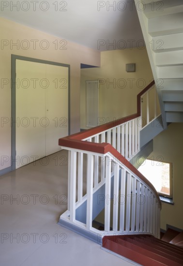 Jena, Villa Auerbach, built in 1924 by Walter Gropius, corridor on the upper floor, staircase