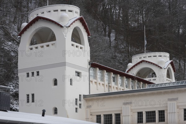 Exterior view in the snow, detail towers