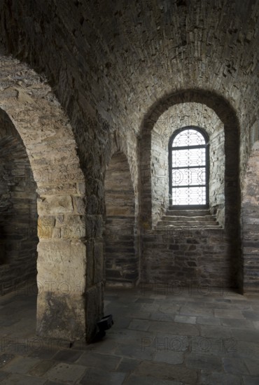 Crypt, view to the west, nave and south aisle, St., Sankt, Saint