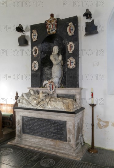 Arthur Coke died 1629 and Elizabeth Coke died 1627 memorial monument by Nicholas Stone, Bramfield