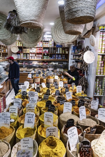 Shop, spices, oriental spice trade in Noailles, Marseille, France, Europe