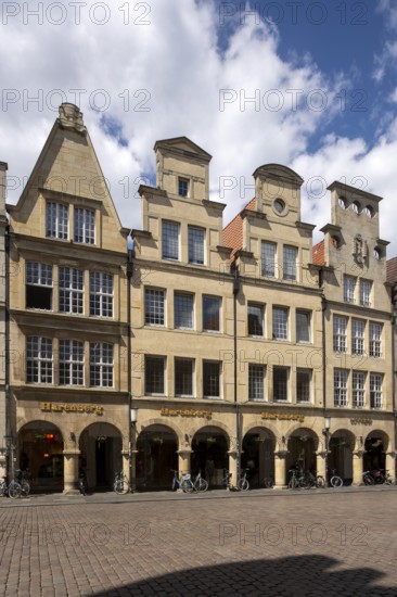 Münster/Westphalia, Prinzipalmarkt, row of houses with arcades