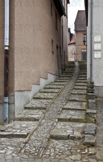 Alsleben Saale paved passage 80022 with side steps and central ramp for bicycles and wheelbarrows