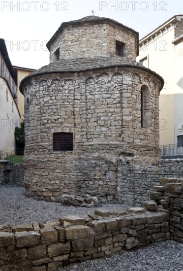 Italy Bergamo 89523 Capella di Santa Croce in the courtyard of the bishop's palace Romanesque