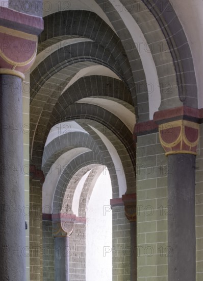 Soest, St Patrokli Cathedral, belt arches under the gallery