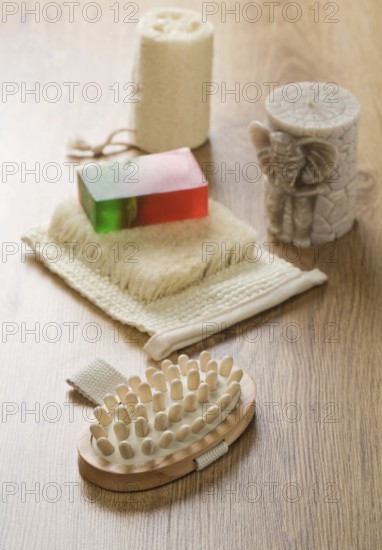 Bath accessories with candle