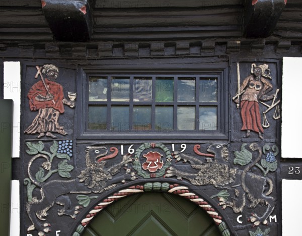 Tangermünde Elbe Half-timbered house Kirchstraße 23 Flat carvings above the portal 74815