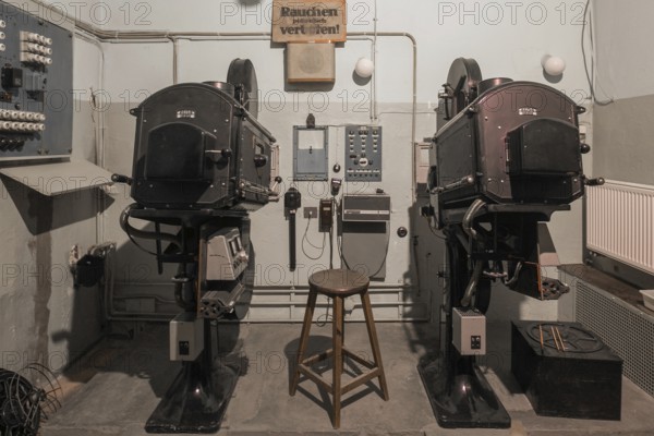 Probstzella, HAUS DES VOLKES, 1925-1927 by Alfred Arndt, red hall/cinema hall, film projector room