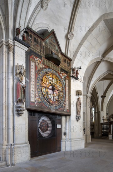 Münster/Westphalia, St Paul's Cathedral, south ambulatory, astronomical clock with carillon,