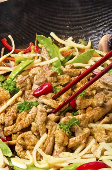 Wok frying pan