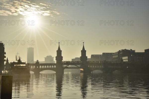 Oberbaum Bridge in Berlin-Friedrichshain at sunrise, Berlin, Germany, Europe