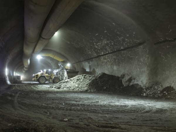Removal of rubble after blasting during tunnelling in construction lot H53, Brenner Base Tunnel,