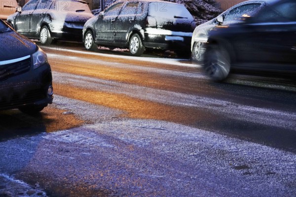 First snow, risk of slippery road traffic, road traffic, November, Germany, Europe