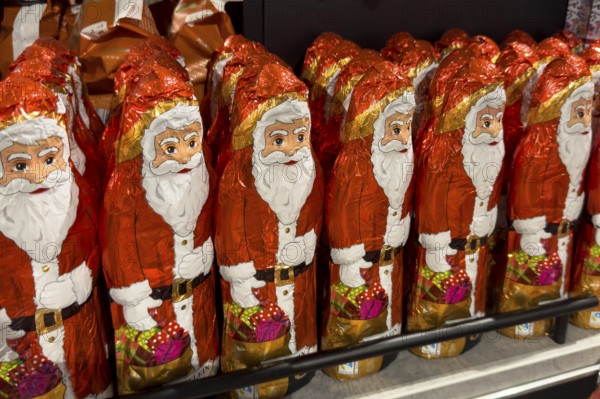 Display in shelf of wholesale of chocolate Father Christmases chocolate Father Christmases Father