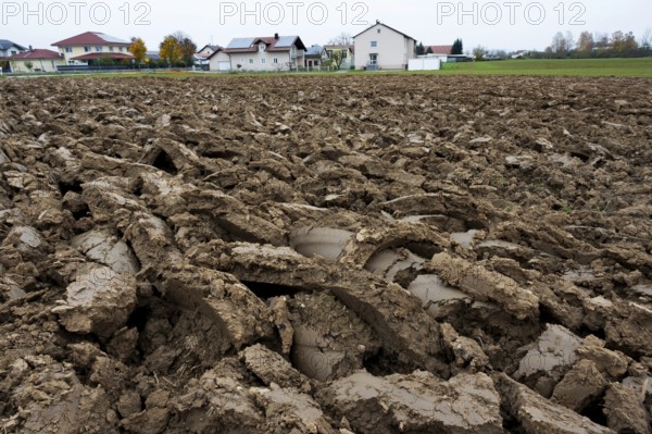 Ploughed field, clods of earth outside Ringkofen, Deggendorf district, Lower Bavaria, Germany,
