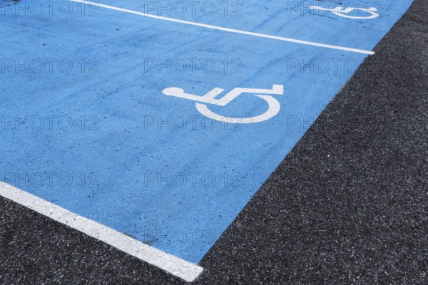 Street, pictogram, parking space for wheelchair user, Montreal, Province of Quebec, Canada, North