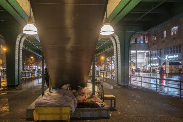Germany, Berlin, 19.11.2024, homeless camp under the underground viaduct (Magistratsschirm), under