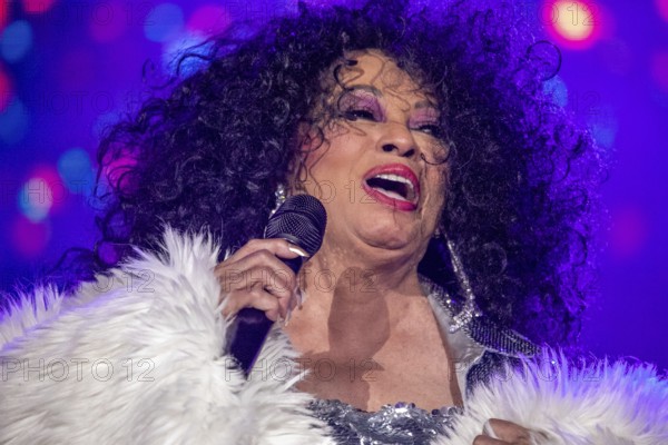 Motown legend Diana Ross (80) at the Memorial Coliseum, Los Angeles, USA, the 1984 Olympic Stadium,
