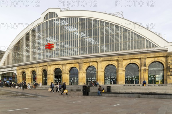 Exterior frontage of Lime Street railway station, Liverpool, England, UK