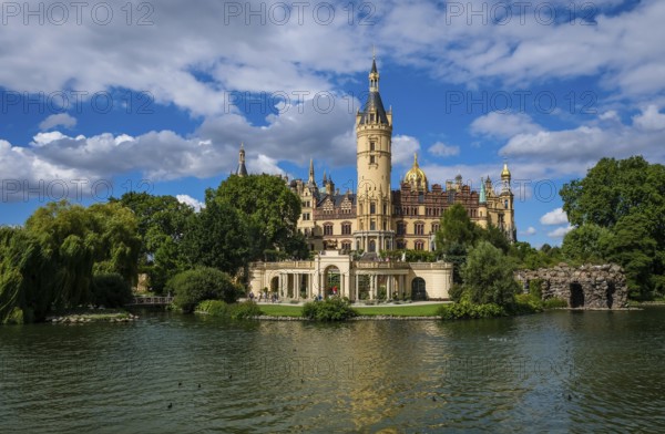 Schwerin, Mecklenburg-Vorpommern, Germany, Schwerin Castle on Lake Schwerin, seat of the