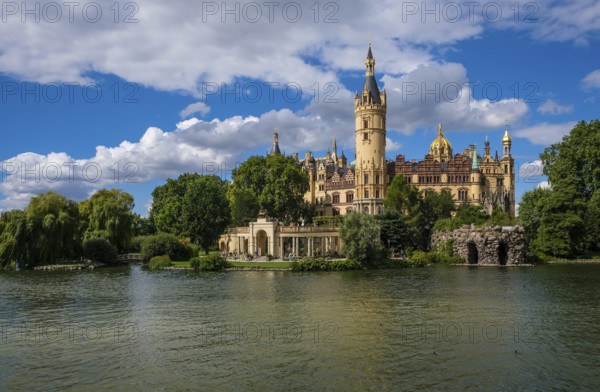 Schwerin, Mecklenburg-Vorpommern, Germany, Schwerin Castle on Lake Schwerin, seat of the
