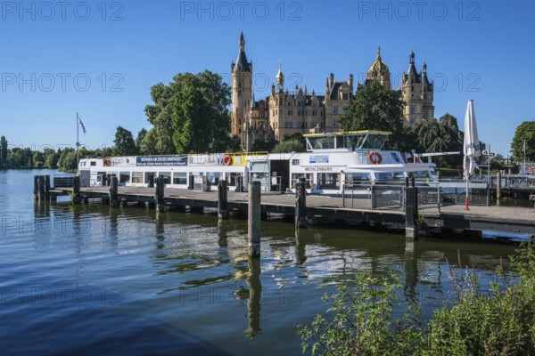 Schwerin, Mecklenburg-Vorpommern, Germany, Schwerin Castle on Lake Schwerin, seat of the