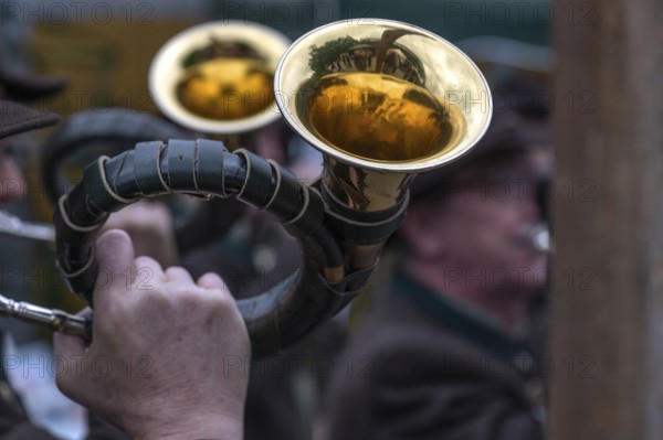 (Turdidae) Hunting horn blowers sounding the tally-ho, Bavaria, Germany, Europe