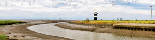 Shipping channel, with Kleiner Preusse lighthouse, Wremen, Cuxhaven