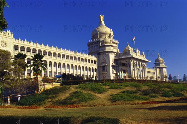 Vidhan Soudha Karnataka Secretarial built in 1956 India's largest legislative official structure,