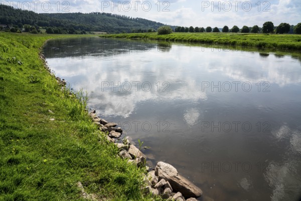 Weser River near Gewissenruh, Wesertal, Oberweser, Weserbergland, Hesse, Germany, Europe