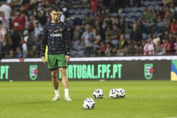 Football match, Cristiano RONALDO CR7 Portugal warming up in front of the match, focussed on the