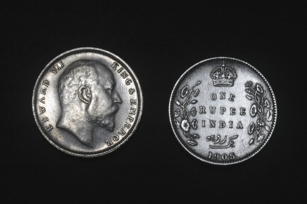 Coinage, British India coinage, Edward VII king and emperor with one rupee coin in 1905 on coin
