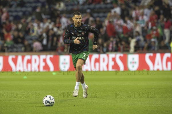 Football match, Cristiano RONALDO CR7 Portugal warming up in front of the match jumping slightly
