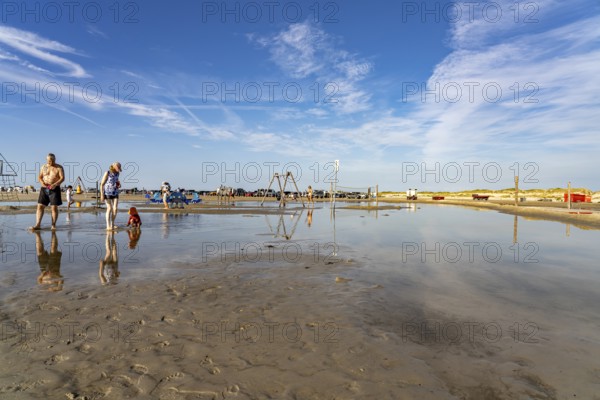 The beach at Sankt Peter-Ording, Nordfriesland district, Schleswig-Holstein, Germany, Europe