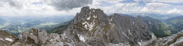 Panorama, view from the summit of the Maukspitze, view of rugged, rocky mountain landscape,