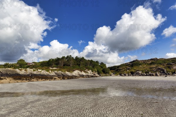 Sand ripples, rocky coast at low tide, bay, White Strand, Castlecove, panoramic road Ring of Kerry,