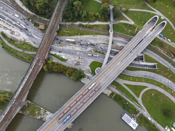 Load test on the Neckar Bridge, aerial view. Due to the unusual design, dimensional checks are