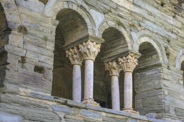 Romanesque capitals of the cloister, Prieuré de Serrabone, Boule-d'Amont, Département