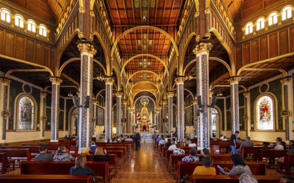 Interior view, Basílica de Nuestra Señora de Los Ángeles, Cartago, Costa Rica, Central America