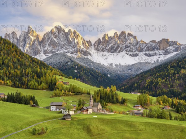 Church of St. Magdalena, Santa Maddalena, autumn, Geisler Group with snow and last rays of