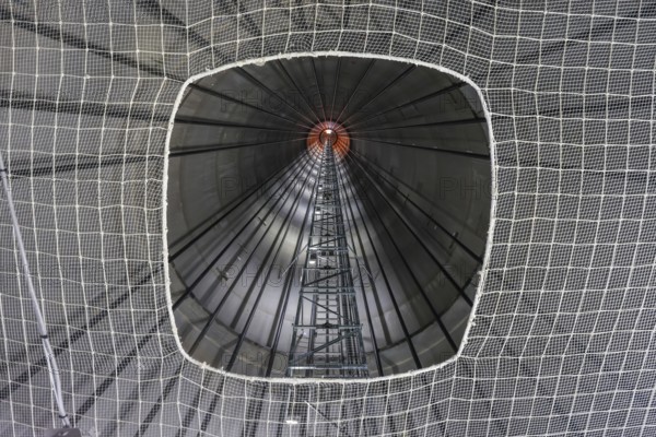 Dorsten, North Rhine-Westphalia, Germany, construction of a wind turbine, the first wind turbine of