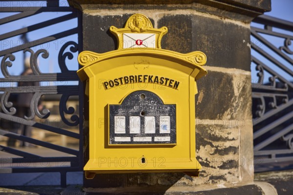 Historic post box, yellow, depth of field, sandstone pillar, Terrassenufer, Dresden, state capital,