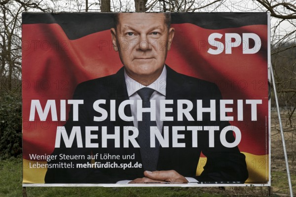 Large poster for the 2025 federal election by the SPD with Olaf Scholz, Witten, North