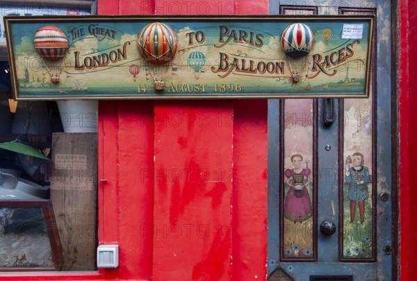Antique shop, Portobello Road, Notting Hill, London, England, Great Britain