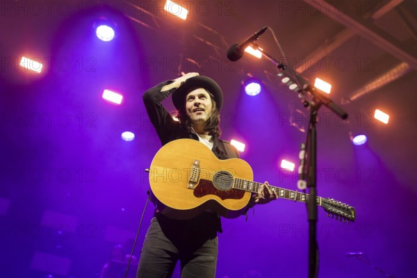 James Bay live on Up All Night Tour at the Columbiahalle in Berlin on 19.01.2025