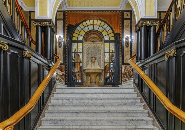 Historic interior design, staircase and corridor in the Hindenburghaus, Großer Burstah 31, Hamburg,