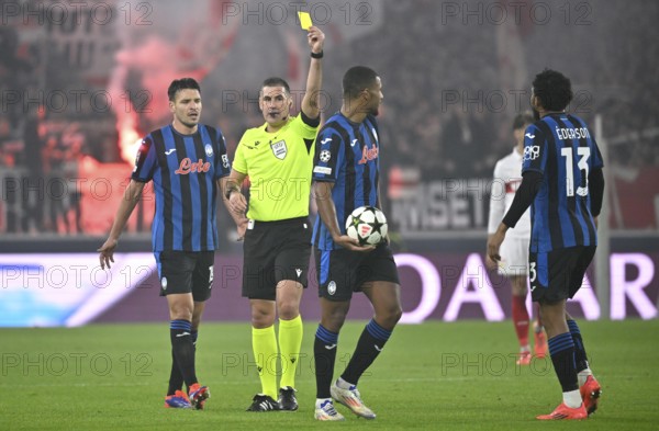 Referee Referee Rade Obrenovic (SVN) Gesture Gesture shows Isak Hien Atalanta BC Bergamo (04)